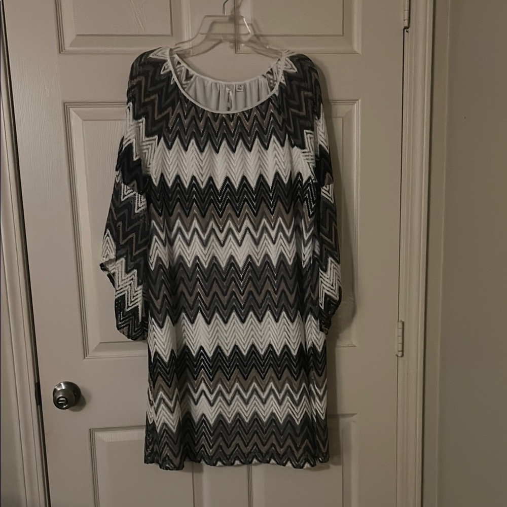 Tacera Zigzag Black and White Midi Dress